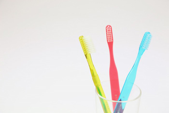 歯の寿命を左右する歯磨き。正しいブラッシング方法を